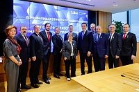 АНТОН АЛИХАНОВ ВРУЧИЛ ВЕДОМСТВЕННЫЕ НАГРАДЫ «ПОЧЕТНЫЙ РАБОТНИК ФАРМАЦЕВТИЧЕСКОЙ ПРОМЫШЛЕННОСТИ» В ДЕНЬ ФАРМРАБОТНИКА РОССИИ